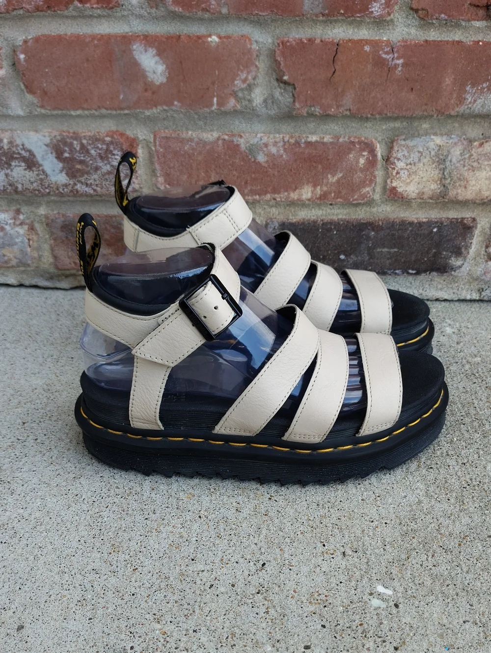 Dr Martens Blaire Pisa Strap Leather Platform Sandals Size 7 Parchment Beige